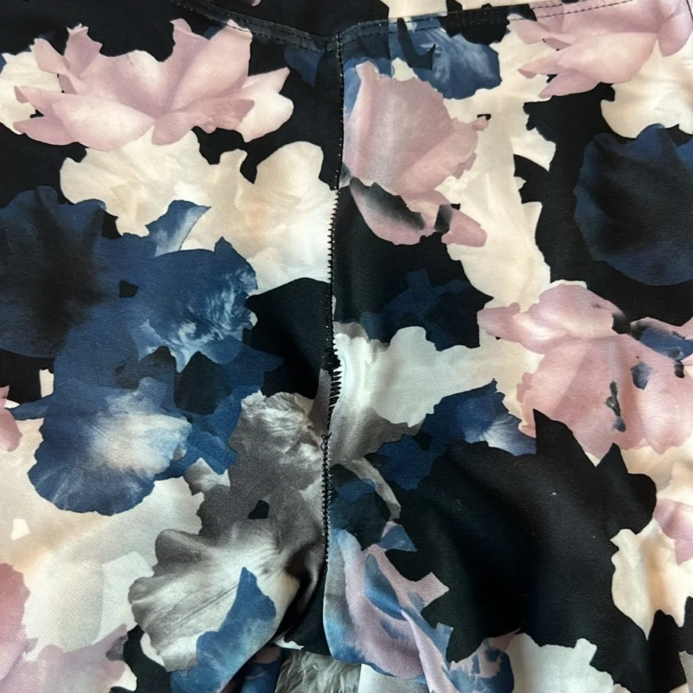 Balance Collection women’s shorts size Medium - Picture 7 of 8